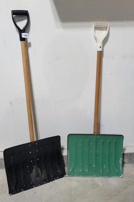 SNOW SHOVELS