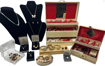 The Jewelry Box Lot