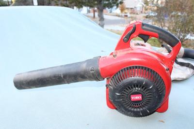 Toro - Gas Blower and Mulcher in one