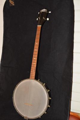 Vintage 4 String TrueTone Banjo