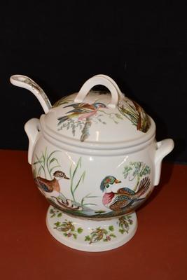 Vintage Portmeirion â€œBirds of Britainâ€ Tureen w/ Lid & Ladle 12.5x11