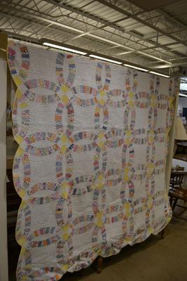 Very Vintage Hand Pieced & Stitched Wedding Ring Quilt, Signed 1930 90x78