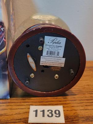 Pipka Santa SnowGlobe