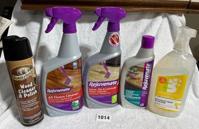 Floor cleaners