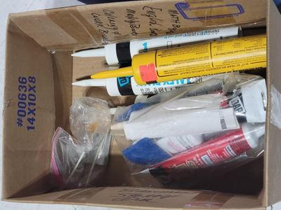 Mixed lot of tools & Caulking