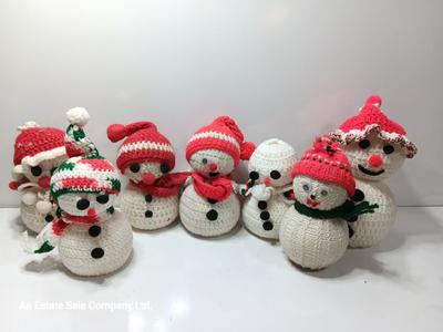 Snow Family like this Snow family! Knitted homemade snowmen in various conditions.
