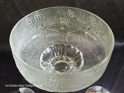 Tiara Exclusives Ponderosa Pine master salad bowl. Clear. Made for Tiara by Indiana Glass Company