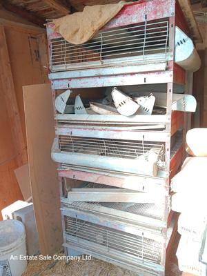 Metal chicken brooder with all the feeders