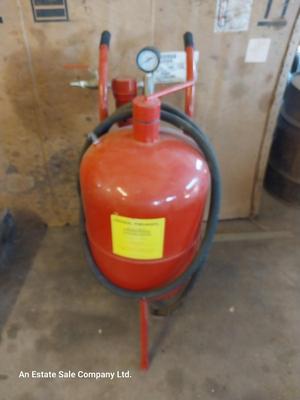 Pressurized sandblaster with hose and instructions