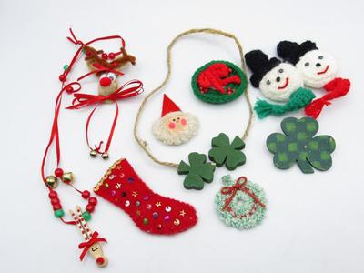 Lot of Miscellaneous Holiday St. Patricks Day Shamrock Christmas Snowman Santa Trinket Lapel Pins & More