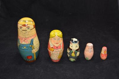 Set of 5 Farmer & Wife Nesting Dolls