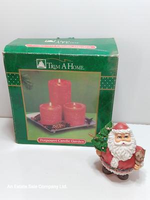 New Trim a home potpourri candle garden and Santa with inside display