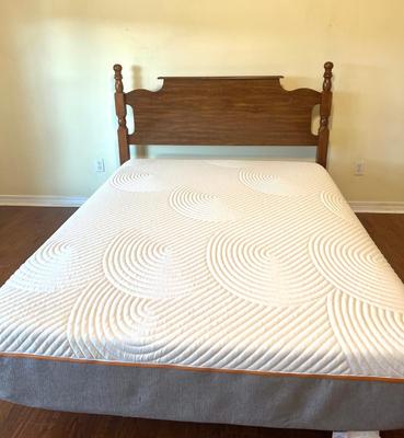 Queen Bed Frame With Temperpedic Mattress