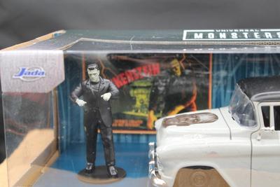 Universal Monsters - Frankenstein & 1957 Chevrolet Suburban