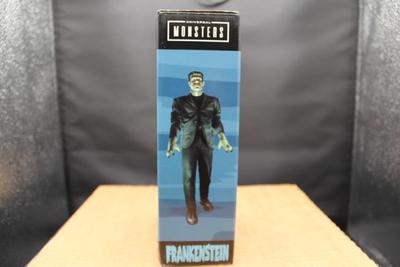 Universal Monsters - Frankenstein Figuring