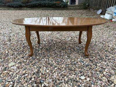 OVAL COFFEE TABLE IN GREAT SHAPE