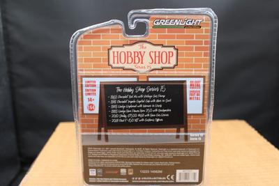 The Hobby Shop Series 15 - 2018 Ford F150 With Customs ICE Officer Figurine