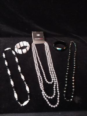 NICE COLLECTION OF FASHION JEWELRY