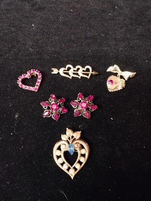 HEART THEMED VINTAGE COSTUME JEWELRY