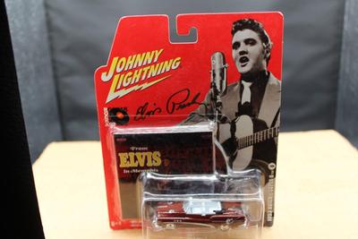 Johnny Lightning - Elvis 1953 Buick- Super 8 - Diecast Car