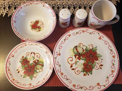 Christmas Dishes - Serving for 8