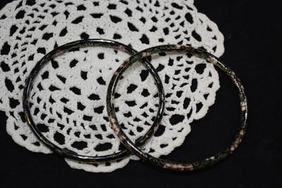 Set of 2 CloisonnÃ© Bangle Bracelets 9â€ 25.3g