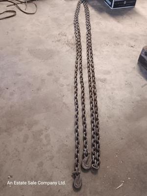 Long chain with steel hooks on each end