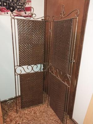 2 PANEL WROUGHT IRON AND WICKER ROOM SCREEN