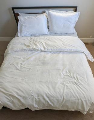 Zinus Queen Size Bed