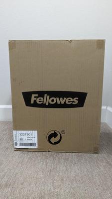 New in Box Fellowes â€ŽPowershred 79Ci 16-Sheet 100% Jam-Proof Crosscut Paper Shredder