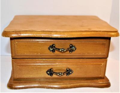 Maple Wood Style Jewelry Box 7" x 4 1/2" H x 5 1/2" D