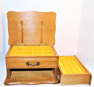 Maple Wood Style Jewelry Box 7" x 4 1/2" H x 5 1/2" D