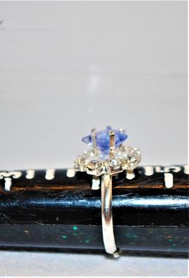 Star Shaped Acrylic Ring with Clear Surrounds on a Split Band Size 4