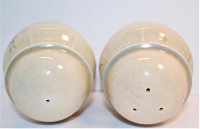 Rounded Barrel Beige Set with Geese and Fruit 3 1/4"