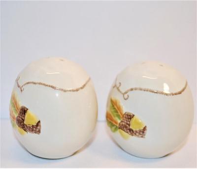 Small Round Set with Acorns + Pale Orange/Green Leaves 2 3/4"