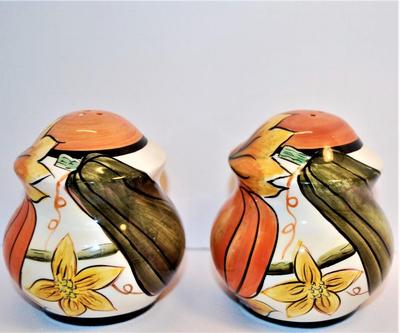 Barrel Shaped Set with Orange Pumpkins and Green Squash 3 1/4"