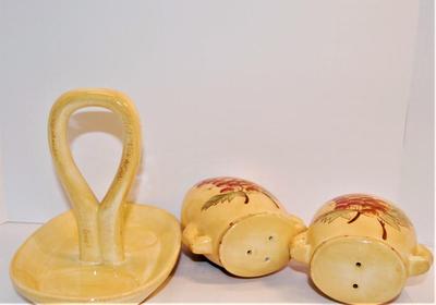Dark Beige Set 3 1/4" with Brown Grape Bunch, Handles and Tray 6"x4"