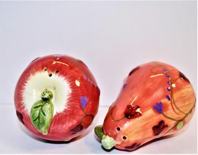 Pear & Apple Set with Vines and Flowers in Reds 3"