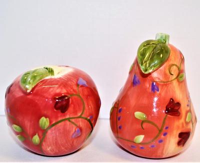 Pear & Apple Set with Vines and Flowers in Reds 3"