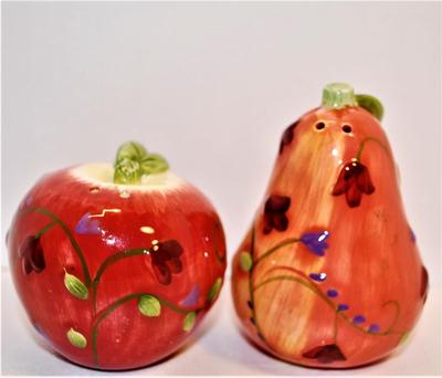 Pear & Apple Set with Vines and Flowers in Reds 3"