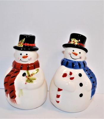 Snowmen with Black Hats with Holly Sprig 4"