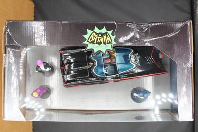Jada - Batman TV Series Car and Figurines.