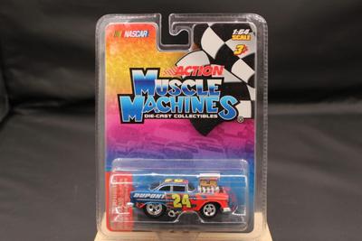 NASCAR - Muscle Machines Jeff Gordon - 2005 SS Chevy