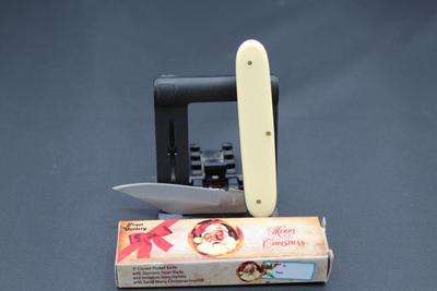 Merry Christmas Pocket Knife