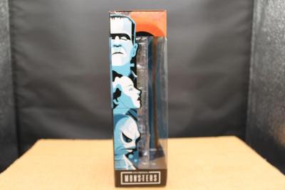 Universal Monsters - Frankenstein Figuring