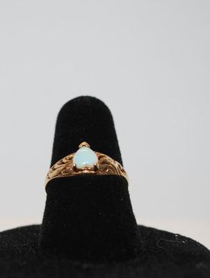 10k GOLD Heart Shaped Opal Ring Size:6 1/4