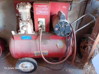 Sanborn Manufacturing Electric Air Compressor with hose