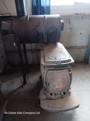 Antique wood burning stove Champion No. 136 Wehrle Co.