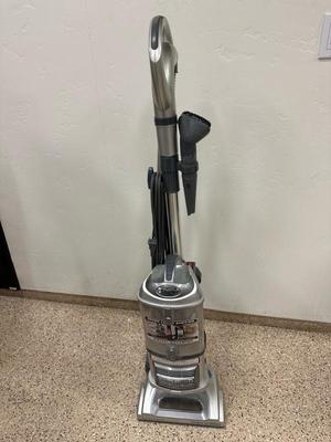 Lot 557 shark brand vacuum model number UV 44026