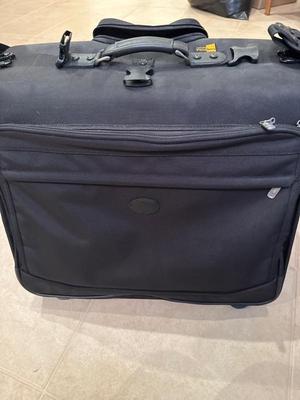 Lot 590 Travel Kirkland Garment bag Luggage